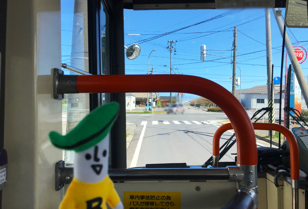 burabass_ryuto's tweet photo. あーっ！ここにも学校がある(｀・∀・´)
あっちにも！！
大形線は通学に使われる路線なんだね♪
学校にバスで登校できるなんて、うらやましいなぁ〜( ´∀｀)

#ぶらばす #りゅーとくんのバス旅 https://t.co/t1pT4T5m52