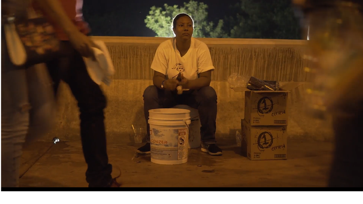 expresapucmm's tweet photo. VISIONADO | El documental #Cubetera de @ruliconcepcion y @tomyogando retratan la vida de una mujer vendedora de bebidas en conciertos y trabajadora doméstica. #SMC2020 de @pucmm y @listindiario. Live en #Instagram @exprésatepucmm #SMCVirtual #SMCenCasa #SMCDigital #SMCCiber https://t.co/OxdxfrYjbO