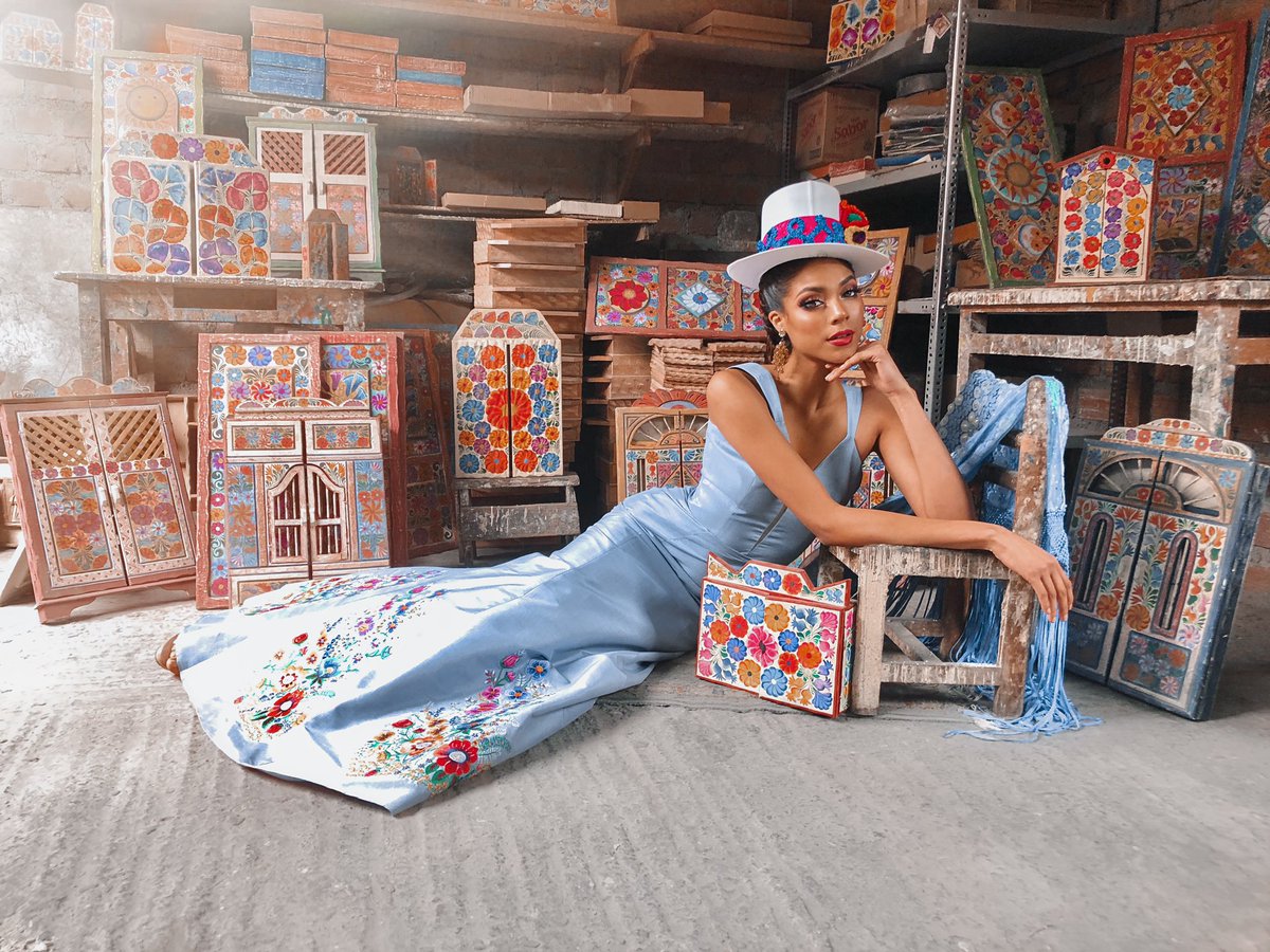 JanetLeyvaR's tweet photo. Feliz 28 de Julio ❤️🤍❤️ 
Me siento orgullosa de ser peruana! 
Sin importar donde nos encontremos, celebremos la dicha que se siente el ser peruanos  y de haber nacido en esta hermosa tierra! Felices fiestas patrias 🎉 ❤️🇵🇪✨ #IndependenceDay #Peru https://t.co/GKrXrnYljn