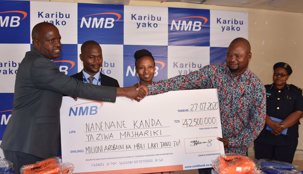 simiyu_region's tweet photo. #SimiyuRegionUpdates
#HABARI:-Benki ya NMB imetoa shilingi milioni 42.5 kwa ajili ya kudhamini Maonesho ya Nanenane Kitaifa mwaka 2020 yatakayofanyika katika Viwanja vya Nyakabindi Bariadi mkoani Simiyu kuanzia Agosti 01 hadi Agosti 08, 2020. https://t.co/Gk45NOoFm8