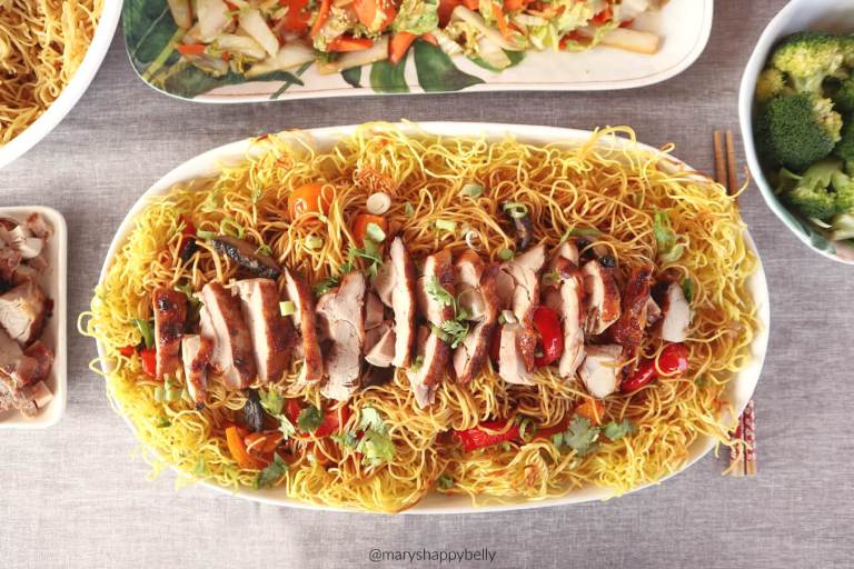 Cdn_Turkey's tweet photo. Chow down on a classic Asian dish with a summer grilling twist with this Grilled #Turkey Chow Mein recipe from @maryshappybelly! #TryTurkeyToday https://t.co/fj1vWjdy9n https://t.co/H0zHVKC3WV