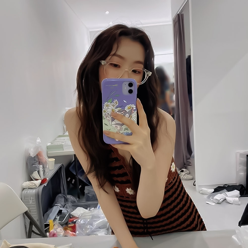 ㅤㅤ
ㅤㅤ𝒮weep the d͟u͟s͟t͟ off mч :: shouldǝrs
ㅤㅤ◟𖤍◞ ─┈ ՙ gıve me α 𝗰u𝗽 of 𝗖𝗢𝗙𝗙𝗘𝗘.