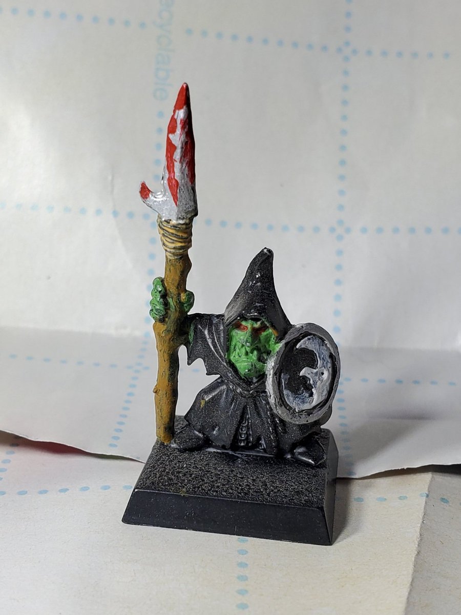 Akwikone's tweet photo. The first mini i painted 14 years ago and a goblin from the same boxed set redone in about an hour. https://t.co/hq2aQ0NaJj