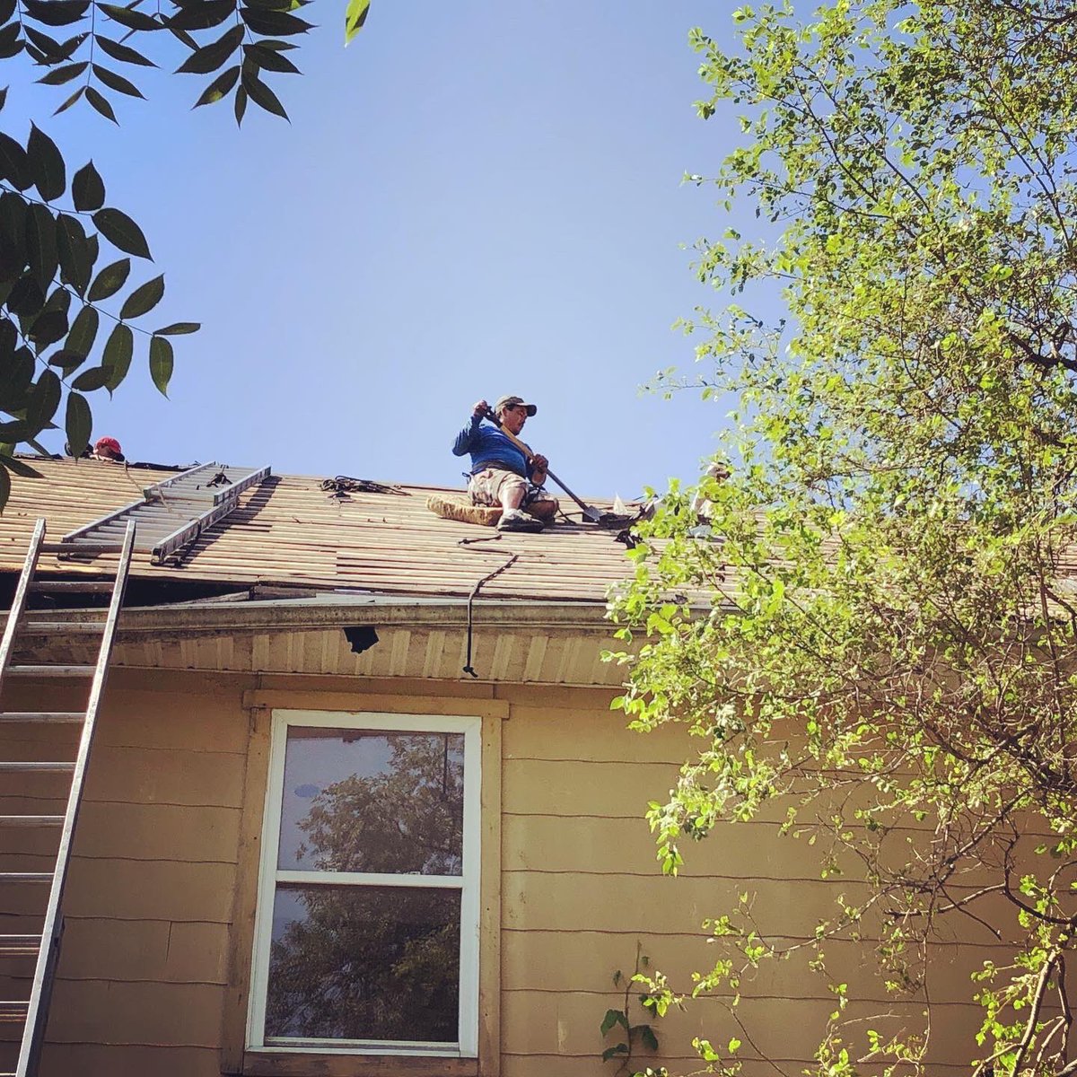 AdventInvest's tweet photo. Building new roof #venturecapital #realestate #property #investing #investment #teamwork #renovation #projecttoinvest #cashflow #cashgenerator #investmentproperty #flip #rehab #renovation #renovationproject #halalinvestment #growbusiness #revitalization #localbusiness #hirelocal https://t.co/GZ63LqZRvv