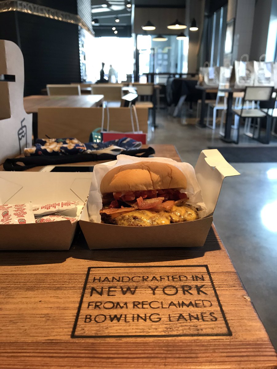 Arsenal Yards Neighborhood Pickup. Thanks for good vibes swag! Good to get out of the heat and eat in at Shake Shack Watertown. @shakeshack @Arsenal_Yards #boston #bostoneats #arsenalyards #watertownma #shakeshack #bostonfood #swag #dinein #covidlife #coronalife #familyfriendly