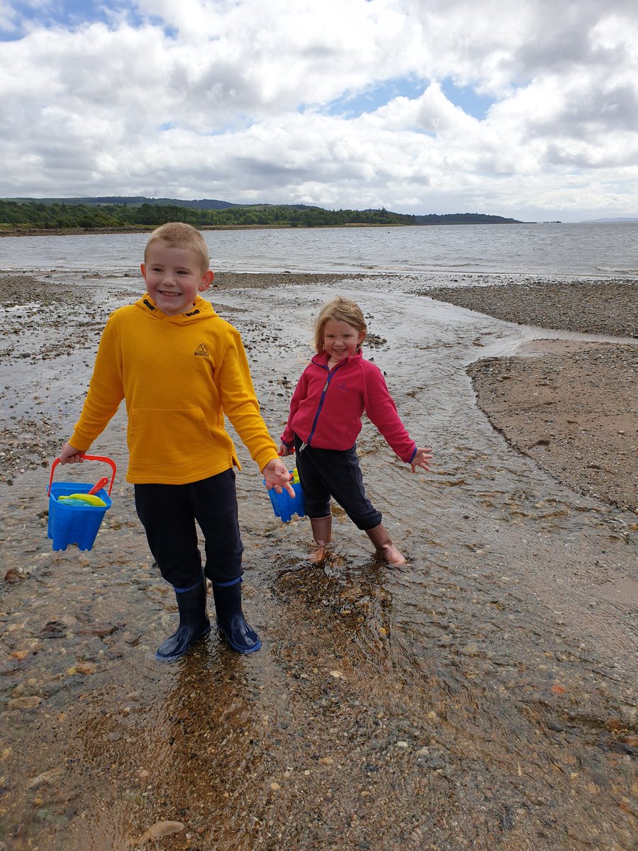 MichaelaAurora's tweet photo. Put a nice wee dent in our miles today! Lovely views and lots of fun too 🥰 @KirkshawsPS #NLcouchtoWHW https://t.co/Qp9F8wftw4
