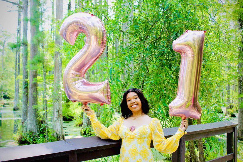 _tsplug's tweet photo. Happy Birthday to one our Ambassador @r__simone ! We hope your day is as amazing as you are https://t.co/9qYIkUPPiq