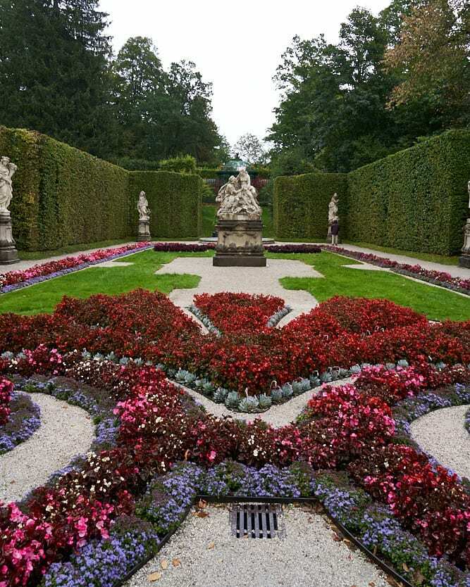 Linderhof Palace Gardens (Ettal, Germany)
.
Check the VLOG:
youtu.be/Behd7QlcR98
.
#linderhofpalace #palace #Linderhof #garden #庭 #fairytale #ettal #picturesque #town #murals #paintedhomes #Bavaria #oktoberfest #travel #tourists #travelblogger #trave… instagr.am/p/CDMyLaiDncG/