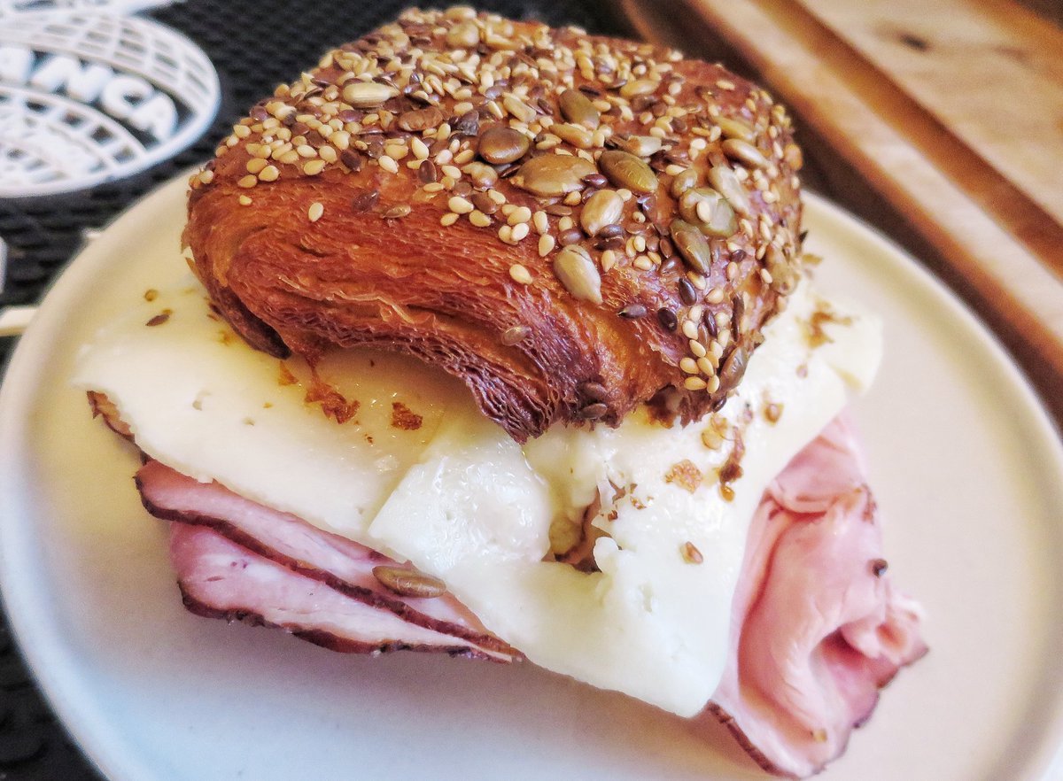 Grovbirkes bun sandwich w/ham, Havarti, &amp; scrambled eggs <a href="/KantineSF/">KantineSF</a>