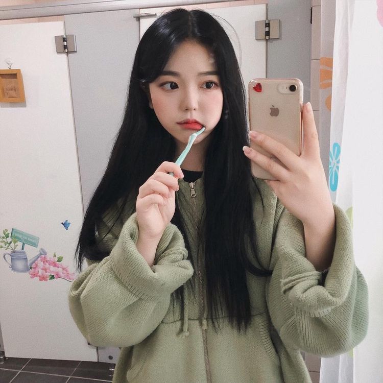 кореянки селфи. ульзанг ольчжан. кореянки селфи. Son hwa min корейская ulzzang модель. корейские девушки селфи.