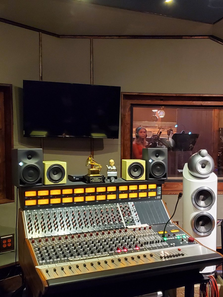 Studio life 😍 #music #studiolife #NewMusicAlert