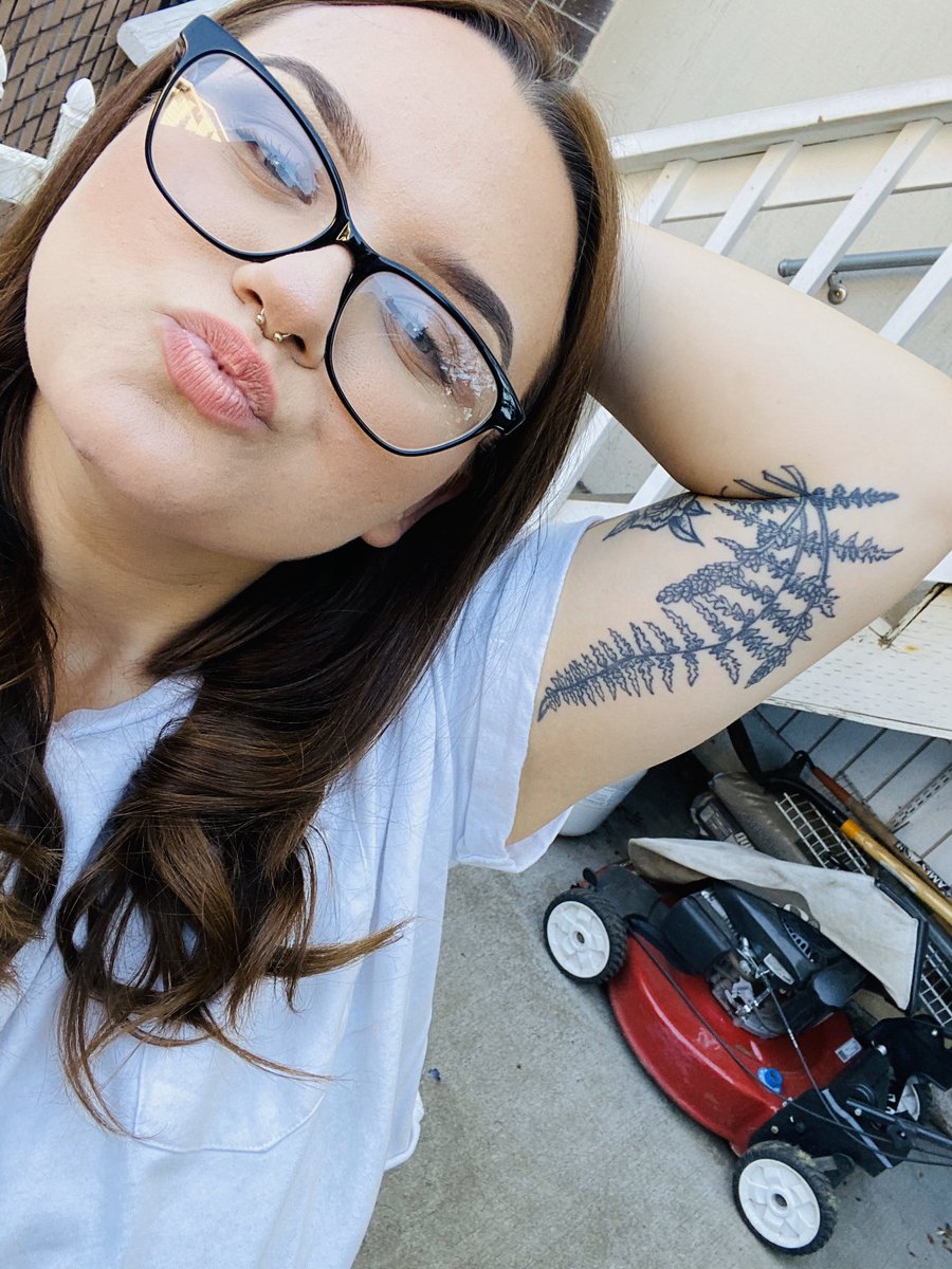 tidalxwave's tweet photo. this just in: kaylas feeling herself ✨ https://t.co/iP8DIcIi8K