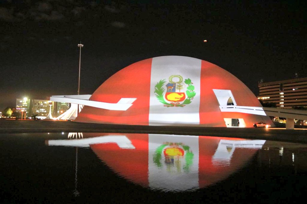 CancilleriaPeru's tweet photo. Con motivo del 199.° aniversario de nuestra independencia, los colores de la bandera peruana se lucieron en las edificaciones más representativas de Brasil, como el Cristo Redentor, Museo de la República, Teatro Amazonas y Palacio Rio Branco. https://t.co/QgFeSI3LYY