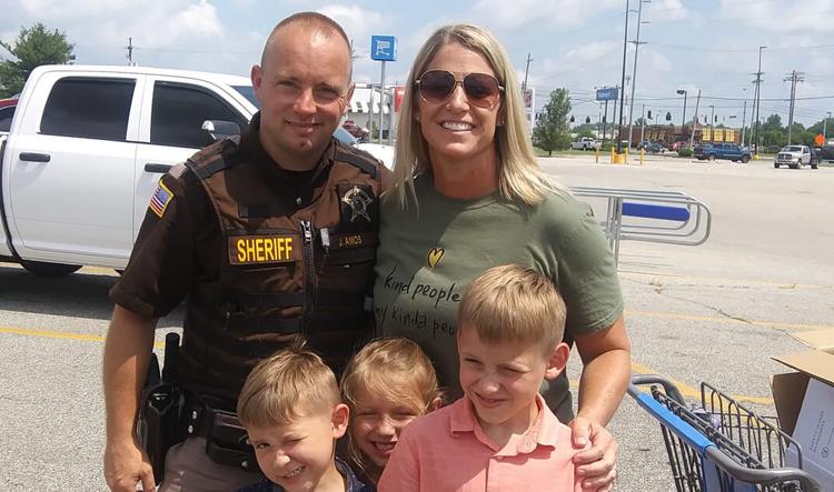 Southern Ind. deputy buys car seats, gas for woman after pulling her over: wdrb.news/2D9eJWF