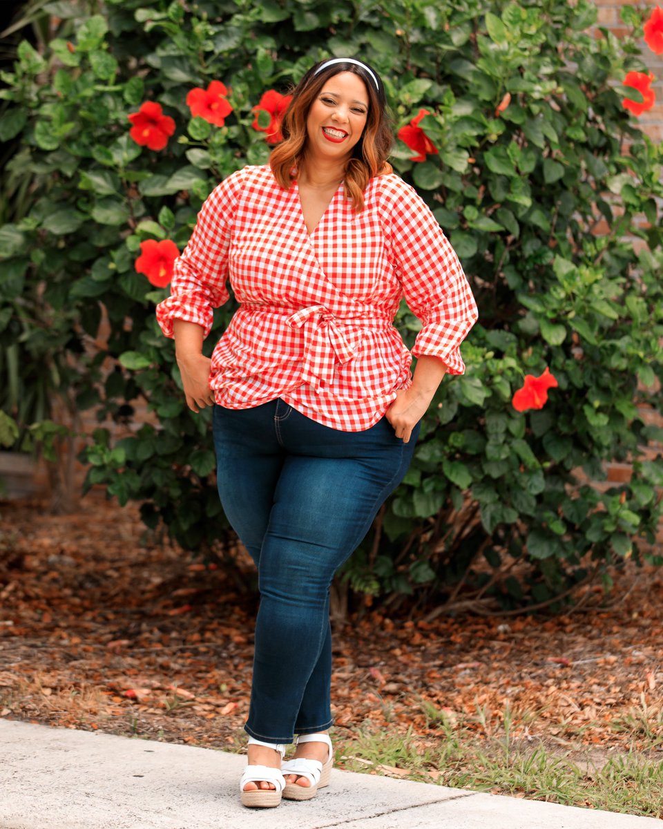 EstrellaFReport's tweet photo. I love gingham! It screams Summer to me. This look can take you from a barbecue with friends to a picnic or a dinner date. Also, this beautiful top is on sale for $10 dollars 💵 right now. Go to my blog for details https://t.co/CdNohHUJ21 
@lanebryant #lanestyle #createyourlane https://t.co/uRWDxR8LH9
