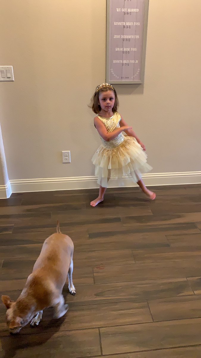 jenny_foss's tweet photo. All ready for her bubbas birthday cake #princesskhloe https://t.co/8ulDSOmZVj