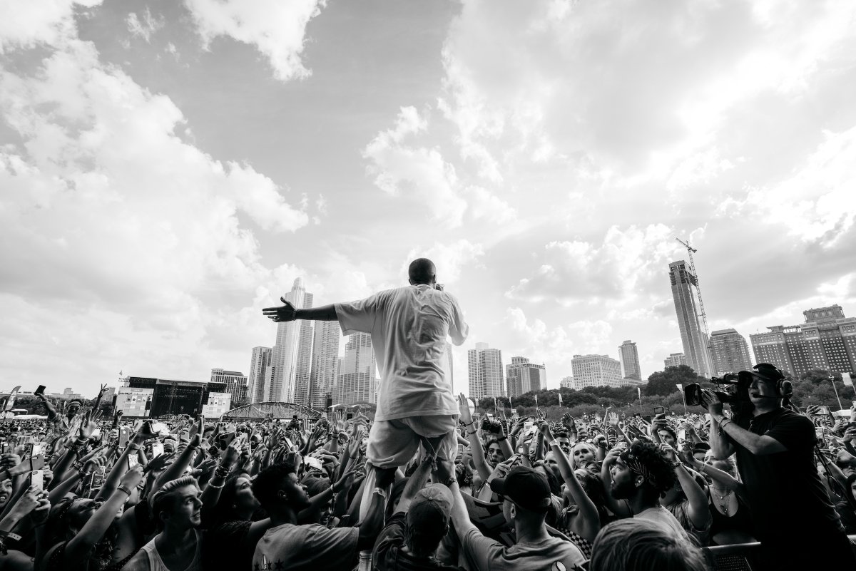 lollapalooza's tweet photo. Check out some of our favorite photos from Lolla's Official Photography team! They capture beautiful moments every year, and a few of their prints are on sale at https://t.co/ogF5cuOytD https://t.co/DoqPomYojZ