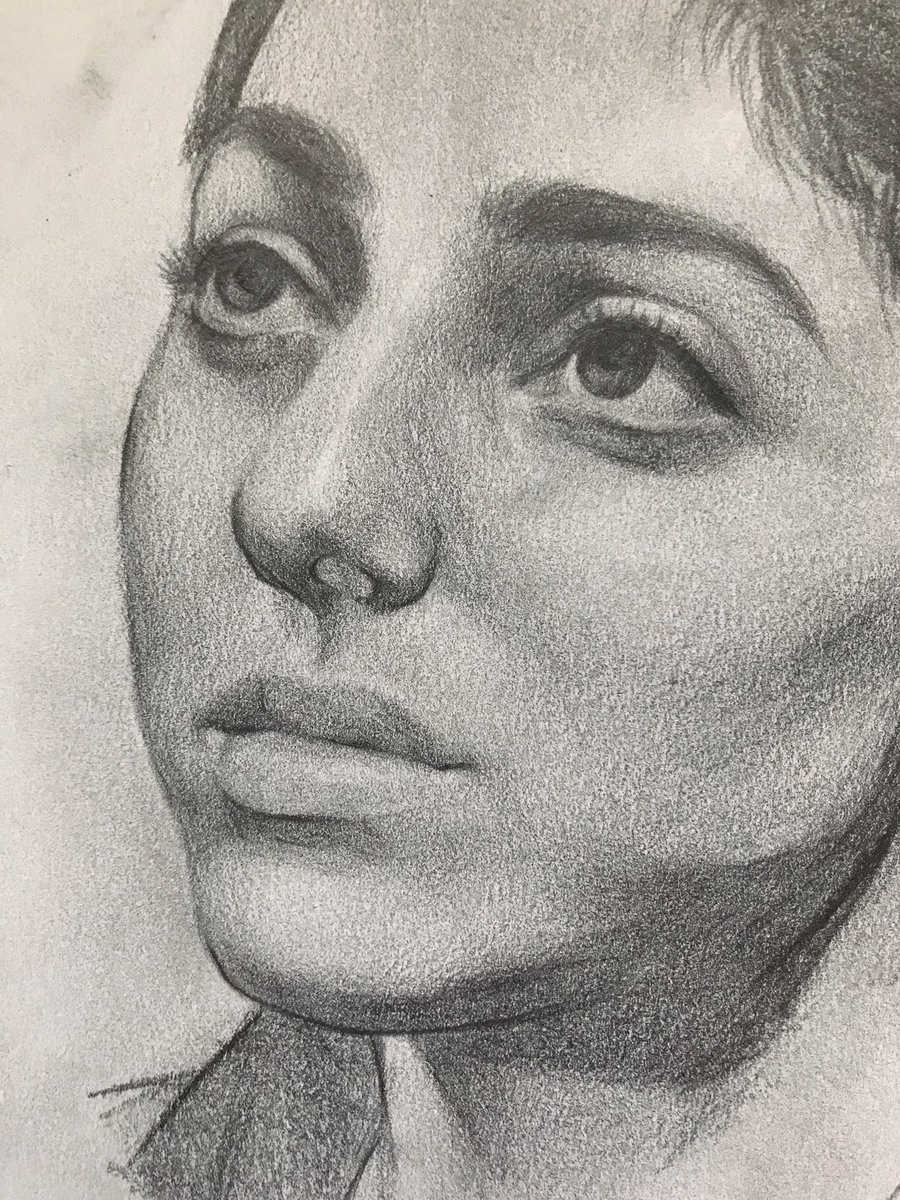 elliessimp's tweet photo. “dina study” 
graphite on stonehenge paper 
dur. 4 hrs / 30mins https://t.co/lXSWFG1raX