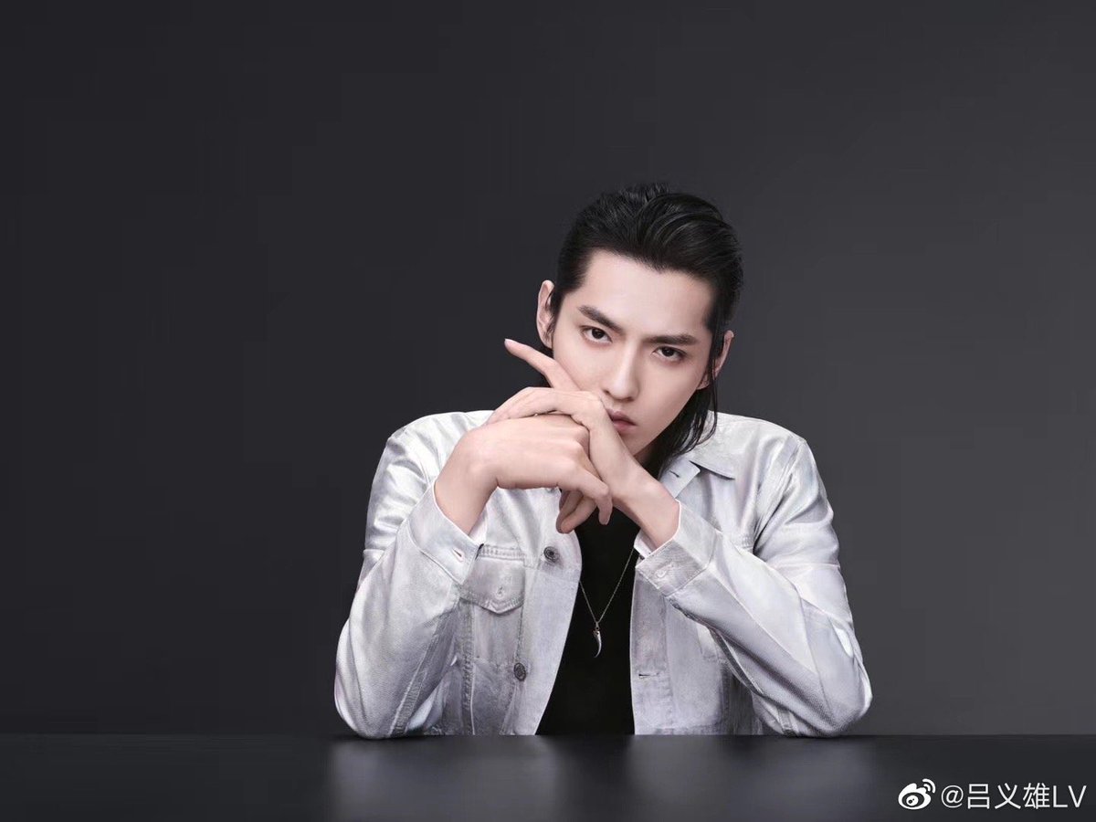 KrisBar_WuYiFan's tweet photo. 200729 @KrisWu Kris Wu for KANS 

New pics released! 
Morning Meigeni~ ☀️ 

#KrisWu https://t.co/EHTwE3bzGs