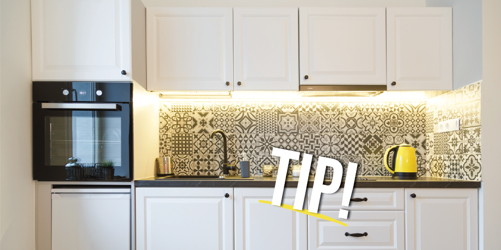 TheMaidsCorp's tweet image. With all of the focus on countertop cleaning, don’t forget about cabinet fronts! Get rid of the grime and grease by washing cabinets with gentle dish soap and water. 💦 #cleaningtips #cleaningprotips