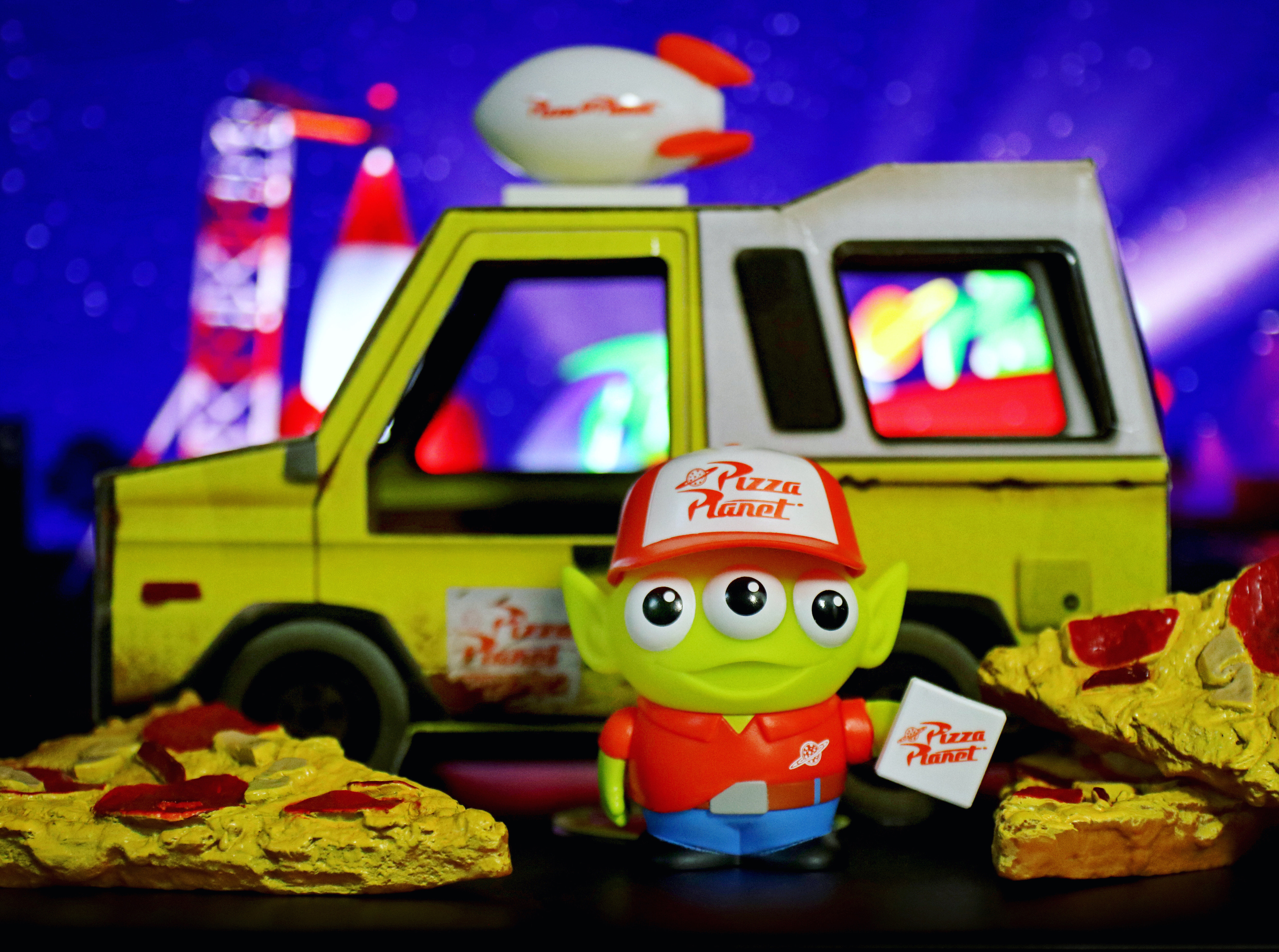 Dan the Pixar Fan: Toy Story Pizza Planet Pizza Maker Review (National Pizza  Party Day!)