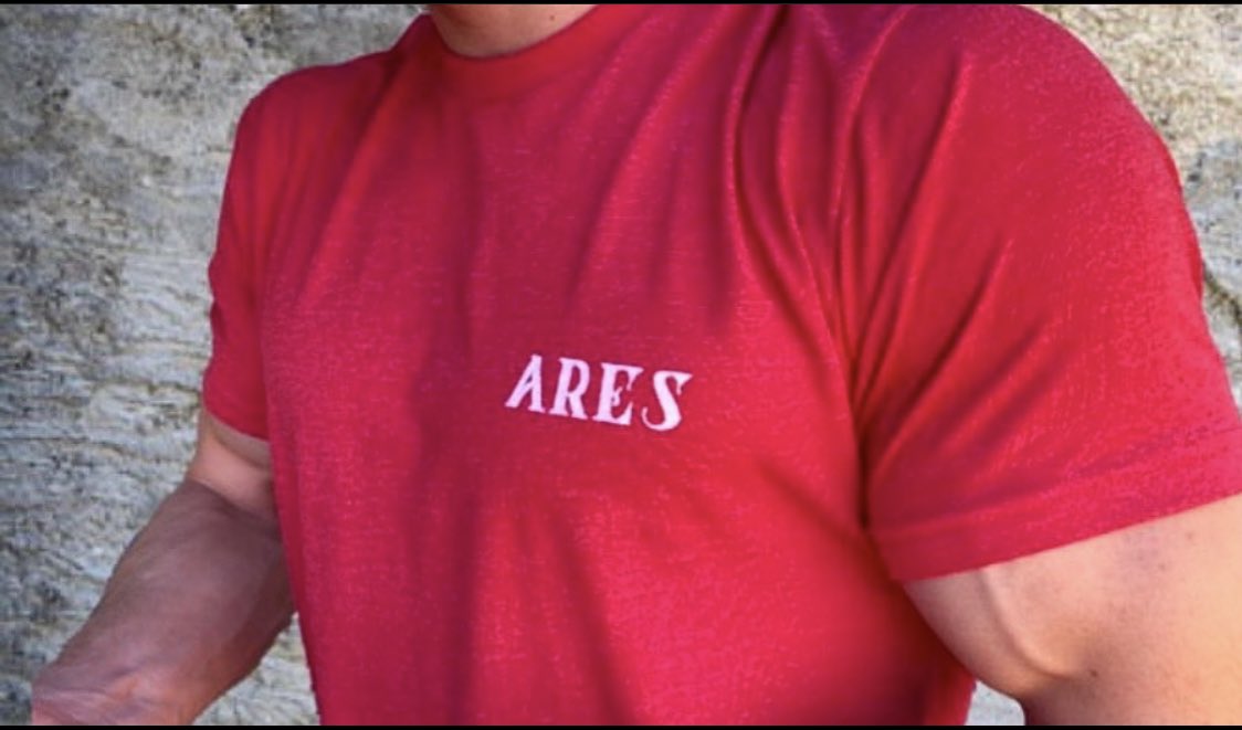 aresfitco's tweet photo. Muscles not included 😉

Our ARES S/S Tee in Red. 

Part of our Essentials Collection, available Friday, July 31st. https://t.co/HUCW4iWzLk