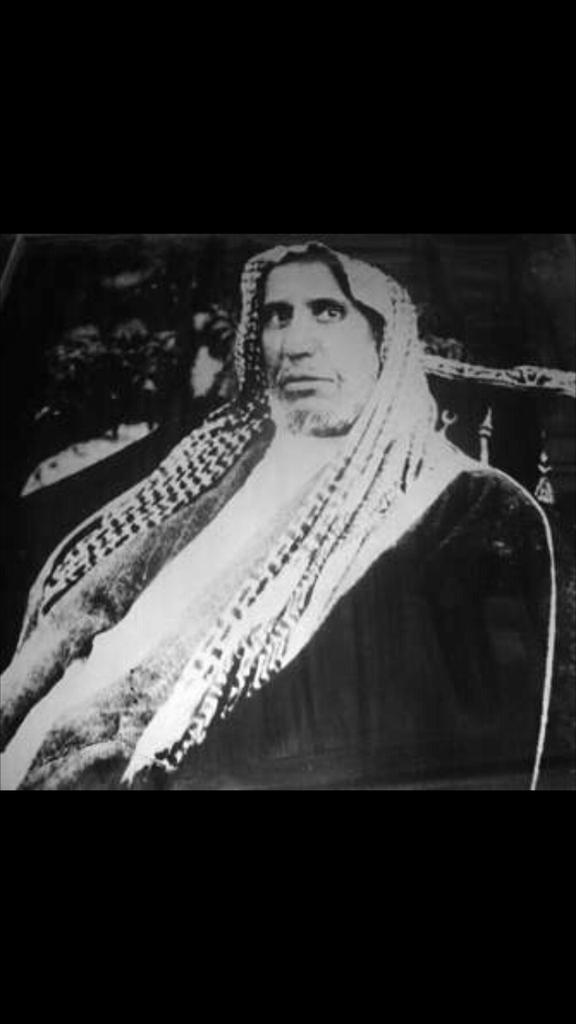 MohammedAlaskr's tweet photo. لو ماتو رجال الوفا ذكرهم حـي    
 عاشوا و ماتوا كاسبين الغنايــم ..

#بدر_العسكر 
#محمد_بن_ماضي 
#عبدالعزيز_بن_ماضي
#عبدالوهاب_أبوملحة https://t.co/hK94rzKsOJ