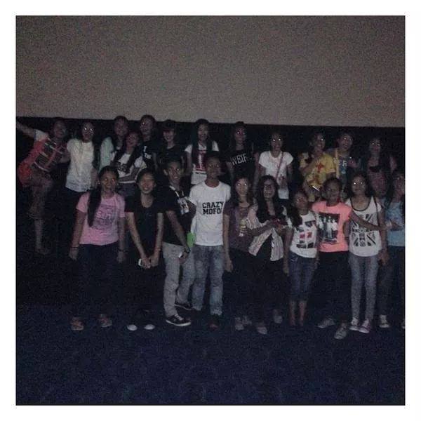 kxcahilig's tweet photo. our #1DWWAFilm experience in Rob Place Gensan Cinema way back 2014. Everyone was dancing in front. This moment <3 <3 <3
@winxrchar
#1DWWATOUR https://t.co/d9UtHYMTef