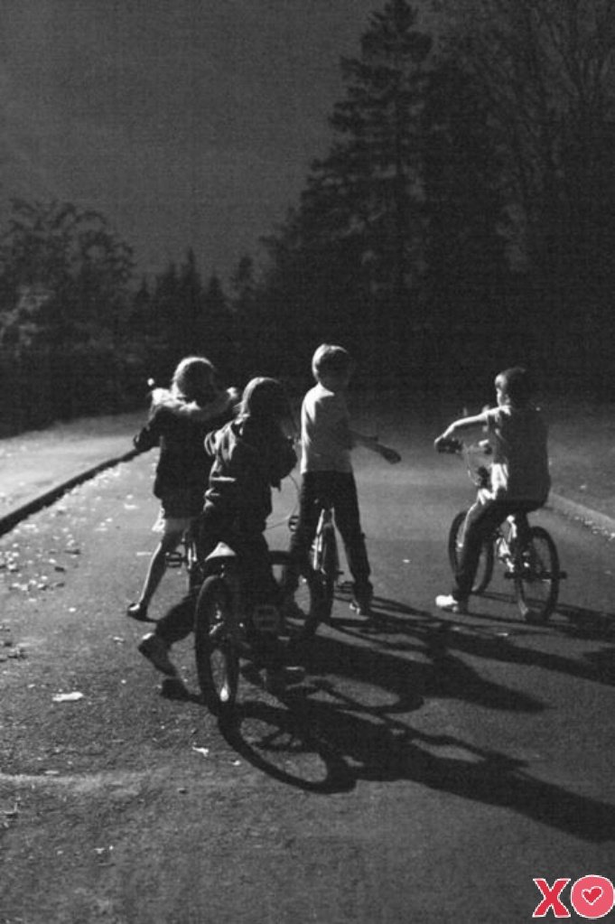 LayneeRN17's tweet photo. ❤❤❤
#ChildhoodSummers
#TransistorRadios #KickTheCan #TruthOrDare #UnderTheStreetLamp
#nostalgia
🎶
https://t.co/NlIFhiY314
❤
@YouTube
@PaulMcCartney
😘xo https://t.co/wCSGXvbr0A
