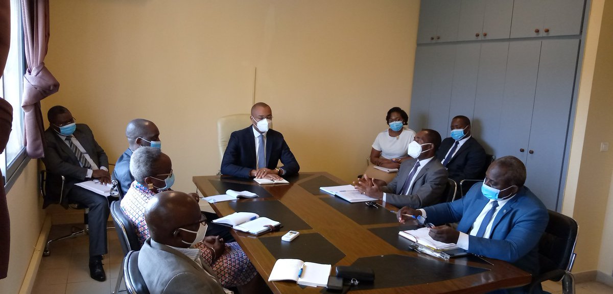SanteSocialeGA's tweet photo. Dans le cadre de sa prise de service, le Ministre de la Santé, @DrObiang a rencontré ce jour l'ensemble des Partenaires sociaux du département ministériel dont il a la charge à savoir le SYMEFOGA, l'#UPSA, le #SYNAPS, le #SYNAS,l'#IHPA et le #SYNAMONPS. https://t.co/gHPgxKZSoU