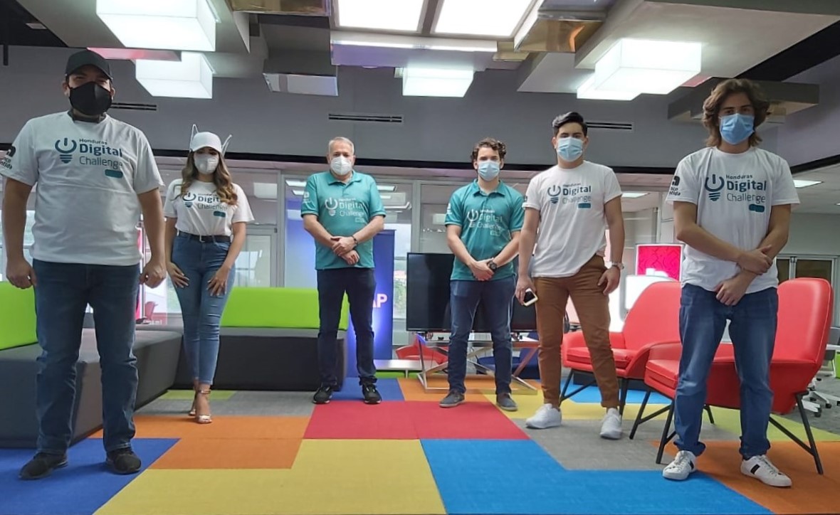 HD_Challenge's tweet photo. ¡Estamos listos, en unos minutos iniciamos!

Puedes hacer tus comentarios y tweets con el hashtag #DemoWeekHDC

#DemoWeek #HDC #StartUpChallenge https://t.co/Xx1yJSu92V