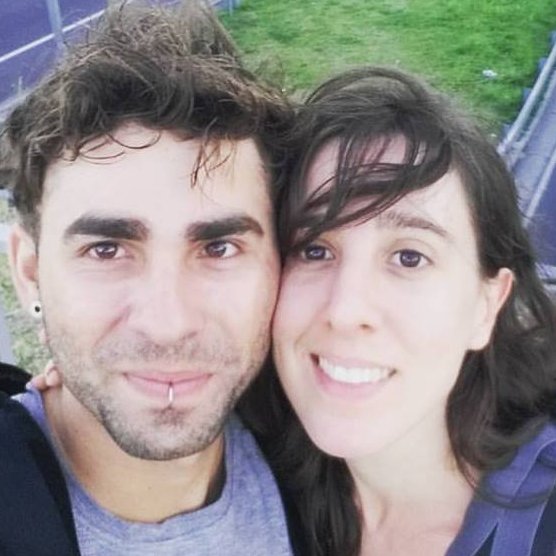 MariaGu99154192's tweet photo. Aunque se me parta el corazón en 20 mil pedazos yo seguiré luchando!!!
El amor no es turismo, el amor es esencial! 
Abran las fronteras para las parejas!🇧🇷💔🇦🇷
180 días sin ver a quién amo : (     
@CasaRosada @felipe_sola
#loveisnotourism #amornaoeturismo #loveisnottourism https://t.co/z9iUsZ8eja