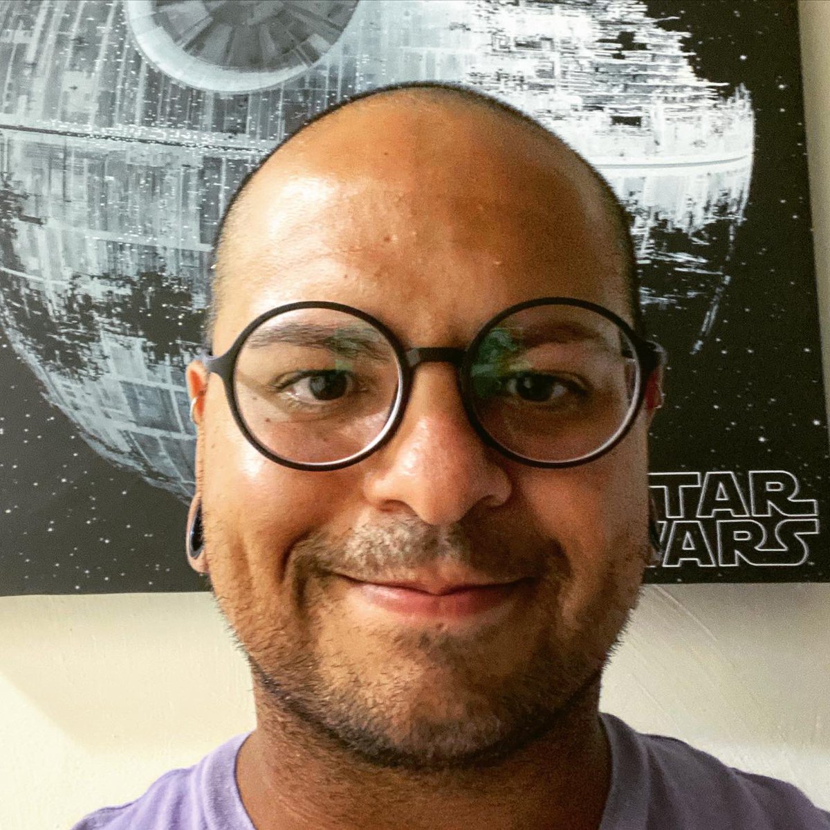 The_Dan1sh's tweet image. Got my new glasses in the mail today. Super digging them. #squareframes #roundframes