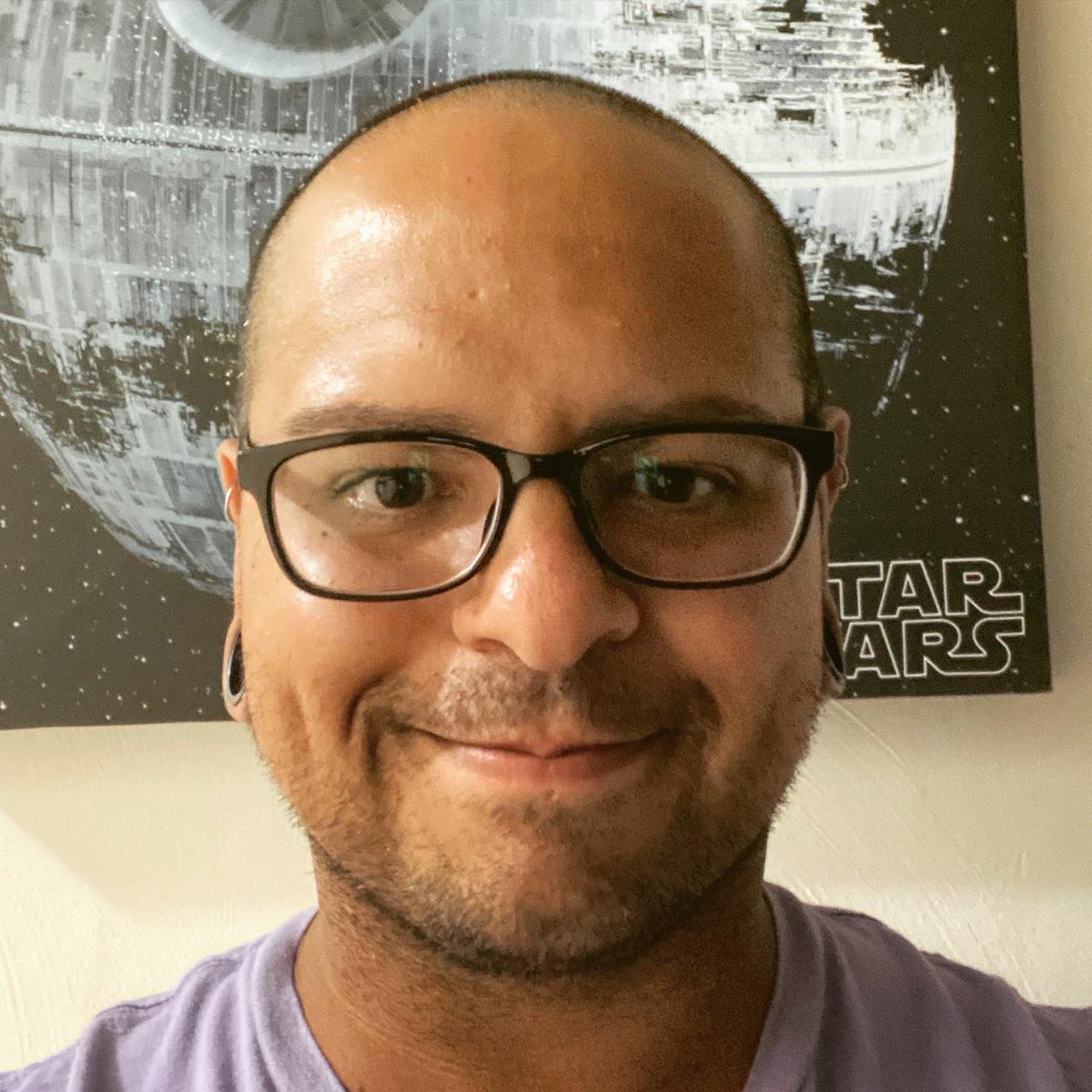 The_Dan1sh's tweet image. Got my new glasses in the mail today. Super digging them. #squareframes #roundframes