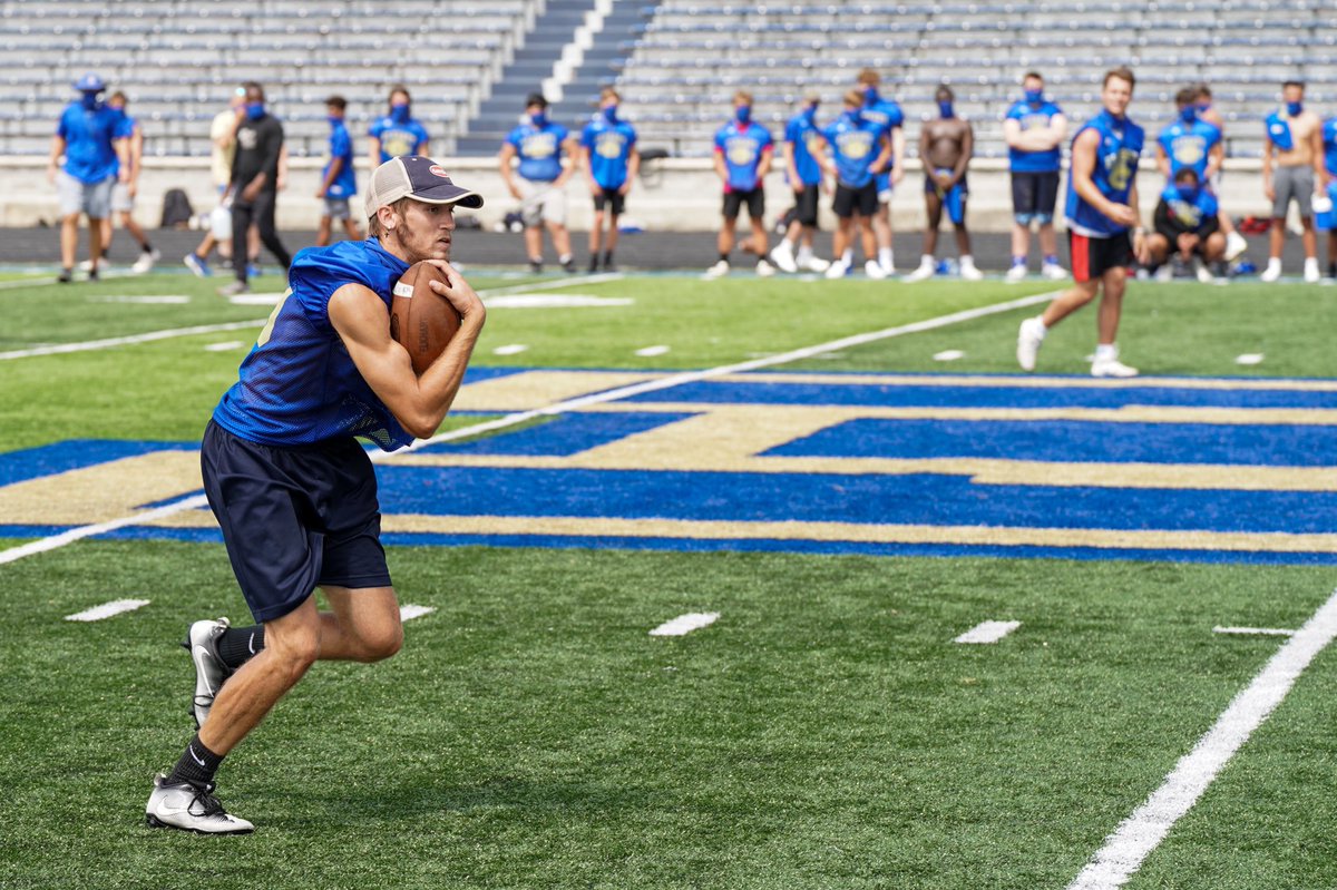 ElkhartHighFive's tweet photo. A few shots of our LIONS this week.    More pictures to come as we get closer!  24 days! @ElkhartLionsFB @freshman_lions @coachshattuck @lions_iron @ElkhartHSSports @ElkhartSchools @Elkhart_FNL #LTT https://t.co/9P8PPEUj2S