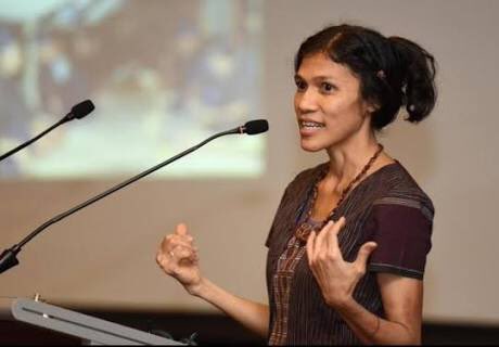 Selama 25 hari ke depan,saya menawarkan diri menjadi pembicara.Saya mengharapkan honorarium berupa donasi yang akan ditransfer langsung oleh pengundang ke link ini utk program kebun adat kemandirian pangan para murid saya di rimba.Bisa juga berdonasi,Klik kitabisa.com/campaign/tradi…