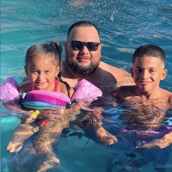 dead at 36Roger Gutierrez from Avondale,  #Arizona died from  #COVID on his daughter's 5th birthday. His fiancee Briana said, "in his last messages, he said, 'I wish I came earlier, I am scared, please take care of my kids." @dougducey  https://www.fox10phoenix.com/news/he-was-an-amazing-guy-arizona-man-36-dies-from-covid-19