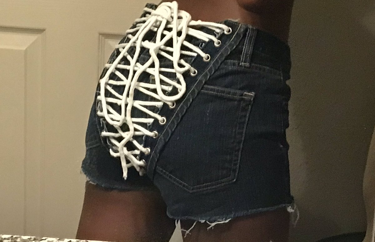 CalaiahBrandCo's tweet photo. “String em” Custom Shorts available in all sizes. Releasing August 1st 2020. #BlackOwnedBusiness #SmallBusiness https://t.co/0Fr5e4NKjv