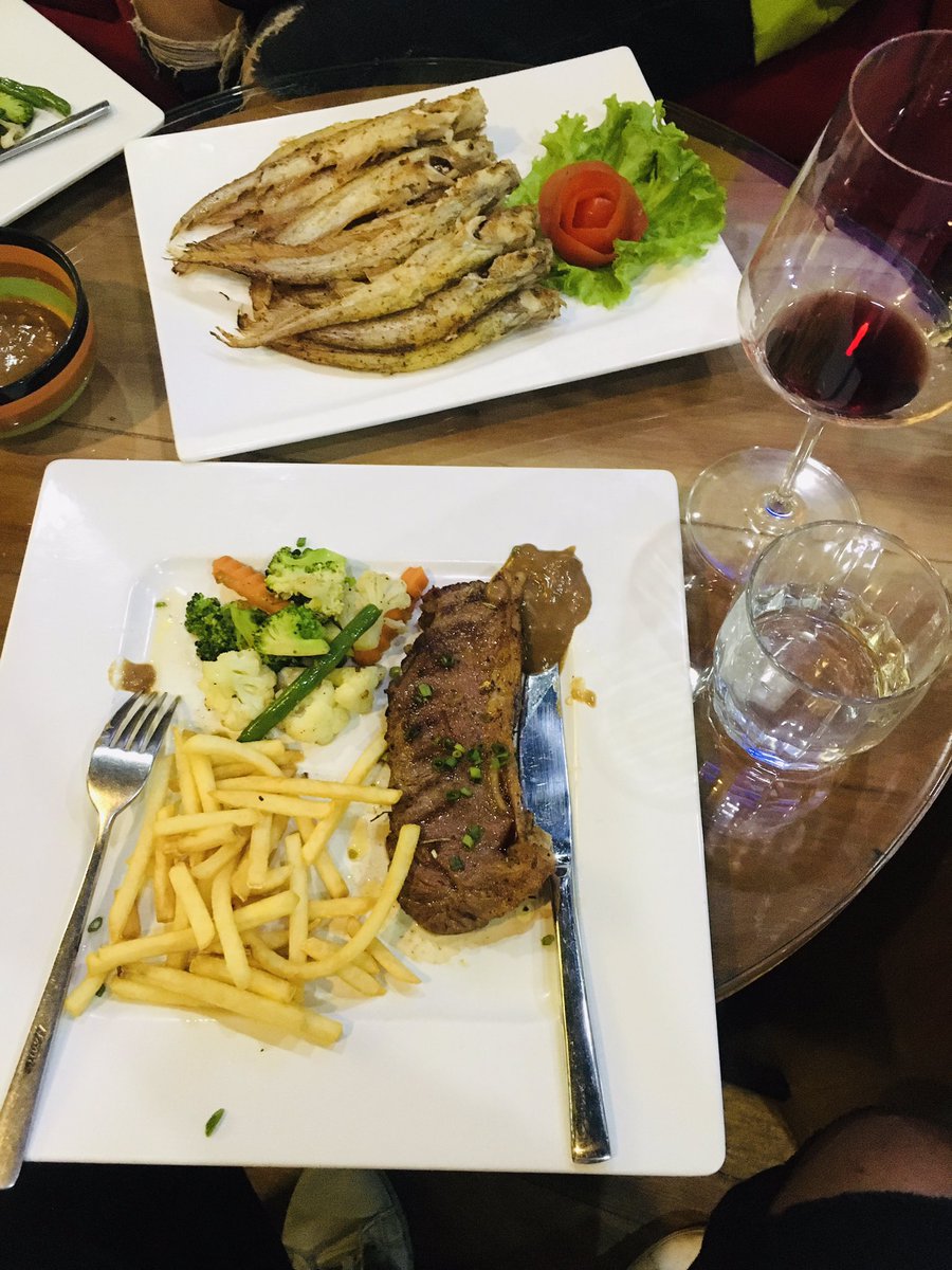 Reach691's tweet photo. My dinner❤️🍷🍴 https://t.co/Y2tpY93ErV