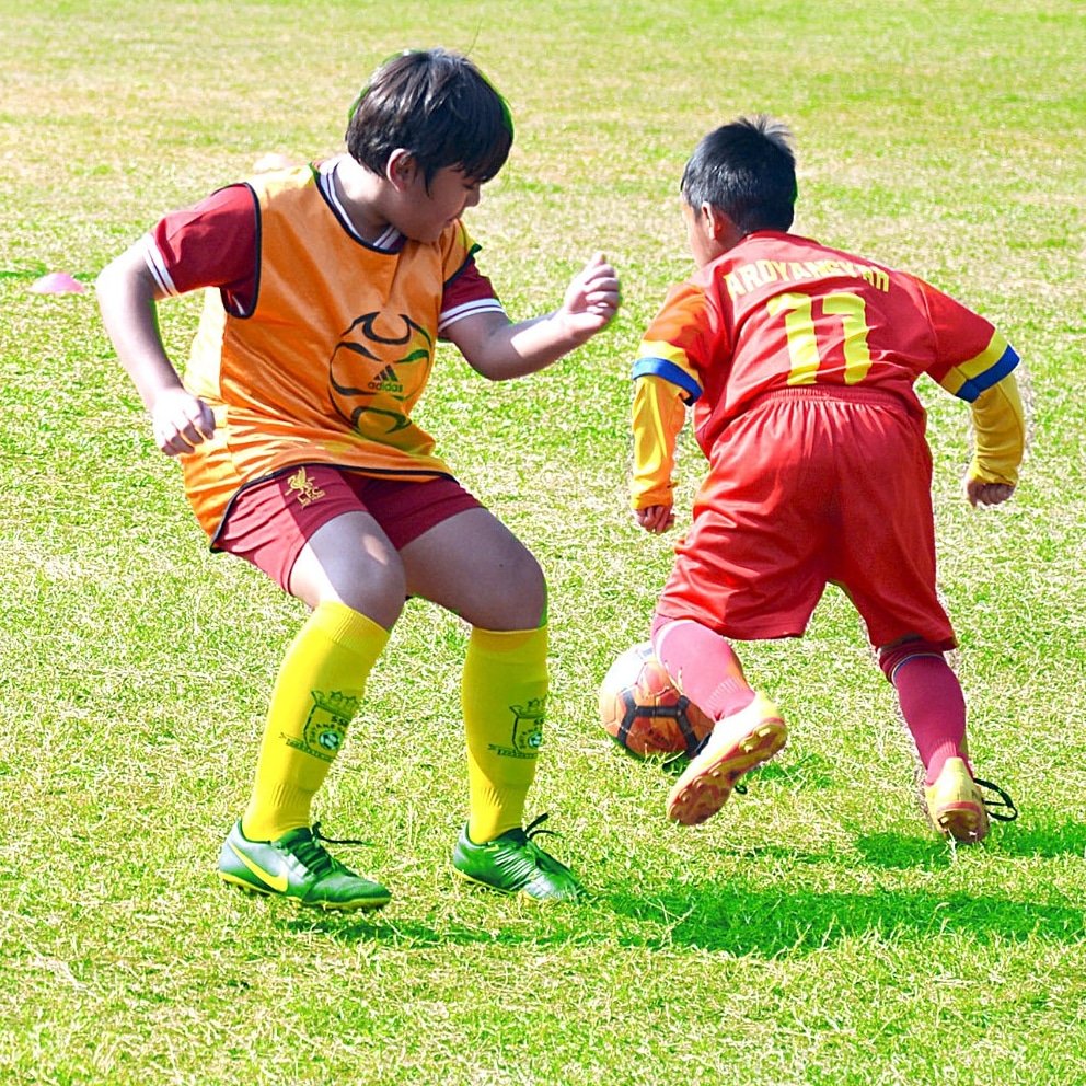 Talenta bola kita banyak banget, jago jago, dari usia dini udah keliatan bakat bolanya. Tapi kita ngak pernah juara