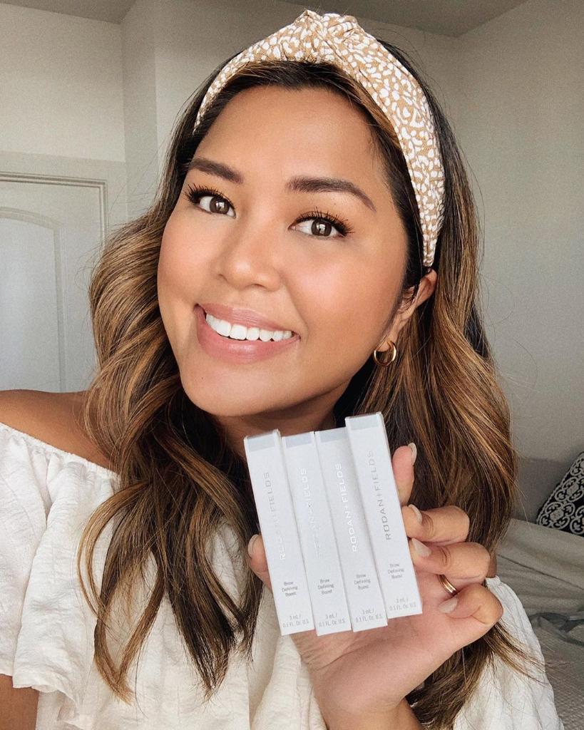 RodanFieldsHQ's tweet photo. With 4 flexible shades to choose from, there is a NEW Brow Defining Boost just right for you! Tell us which shade is your favorite below! ๐
Available now to U.S. Consultants + to all U.S. Customers on 8/4. #Browerful #RFBrowDefining Boost
R+F Consultant ๐ธ: Cooky La Madrid https://t.co/wd71CvsoTp