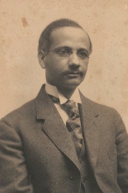 Born in Monrovia, Liberia, Dr. Solomon Carter Fuller was involved in the earliest investigations surrounding Alzheimer's disease. As in, he studied with Alois Alzheimer himself.Some of the neurological questions Fuller posed in his time are still being answered to this day.