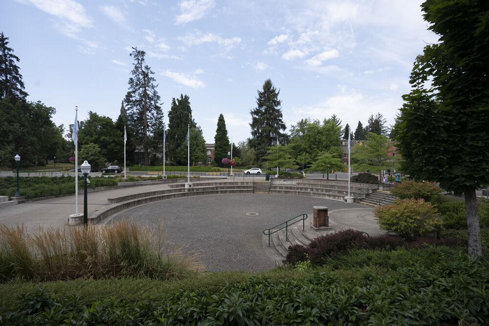 ODEphoto's tweet photo. Missing the UO campus a little extra the past few months? Check out these photos to see how campus has been holding up! // Photos by @kd_wangg https://t.co/M3QcXhNEvY