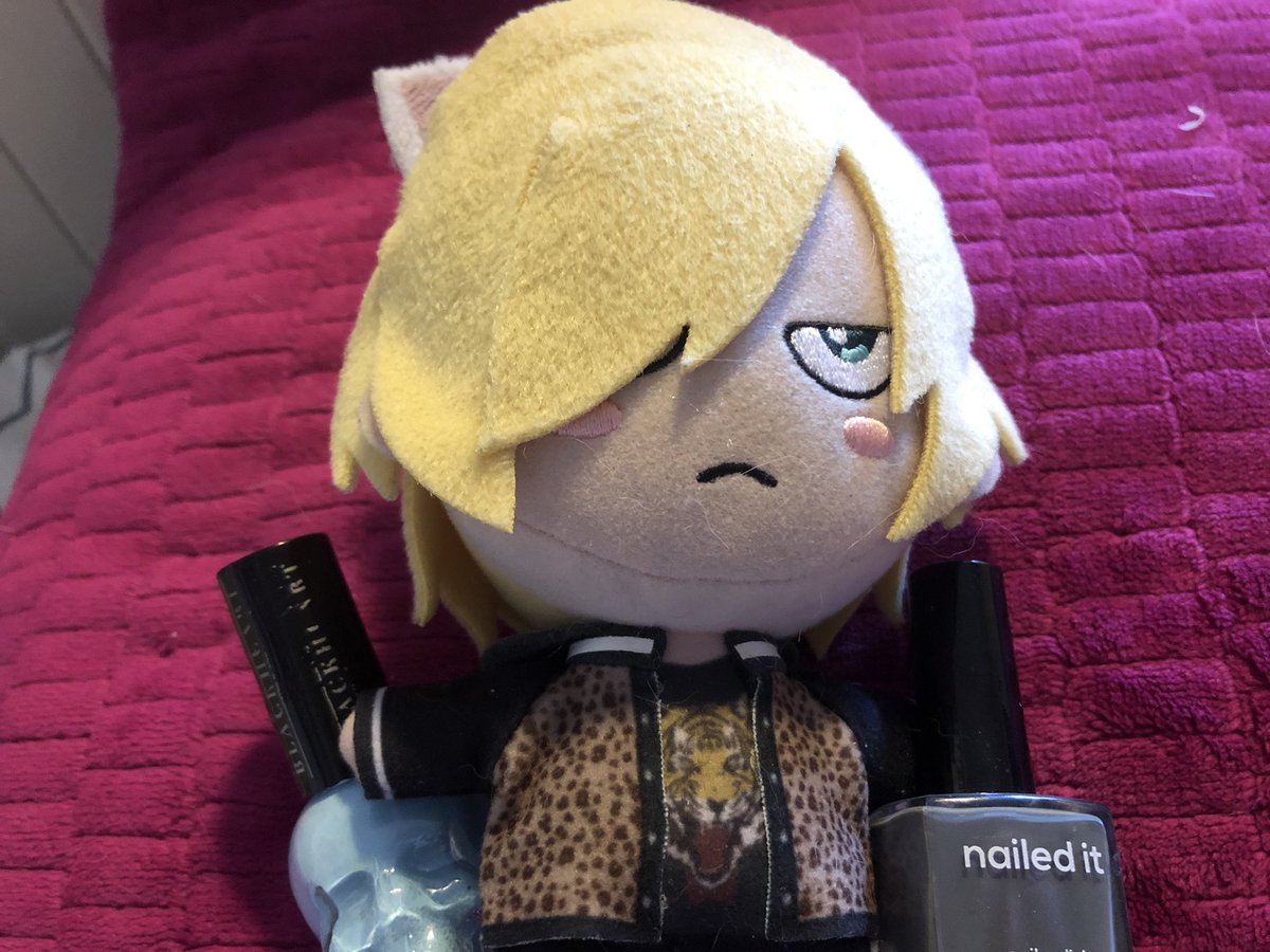 PLUSHYURIO's tweet photo. #nailpolish #spaday #yurio #anitwt #yurionice #hashtag https://t.co/8tAbsHgsts