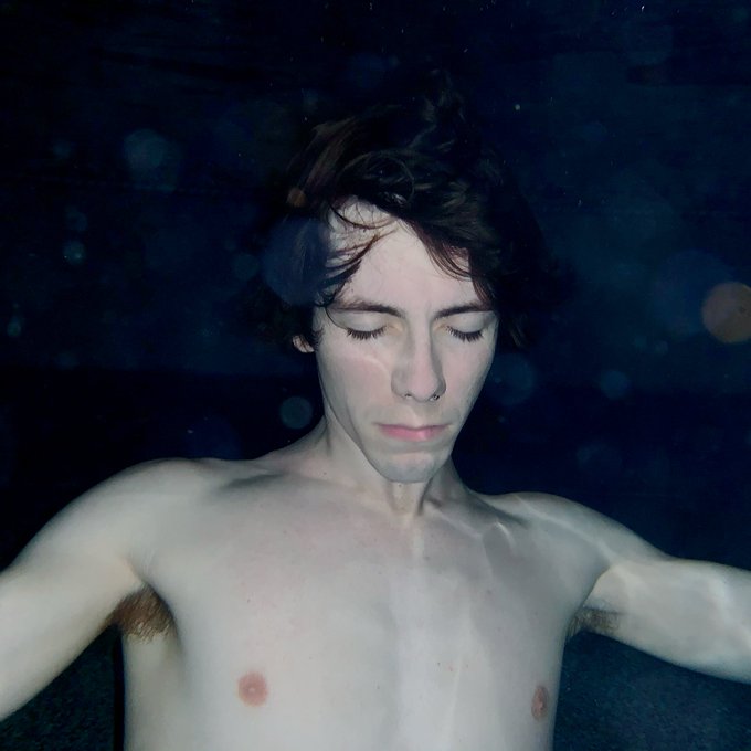 uh uh now my bikini's gone  https://t.co/F8qi0uLRnV https://t.co/yRD7ylmGGU