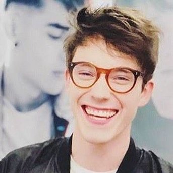 yufanvibess's tweet photo. Este chico cumplió 24 años hoy

#HBDAlonso
#HappyBirthdayAlonso https://t.co/EZkHZ8Gy2m