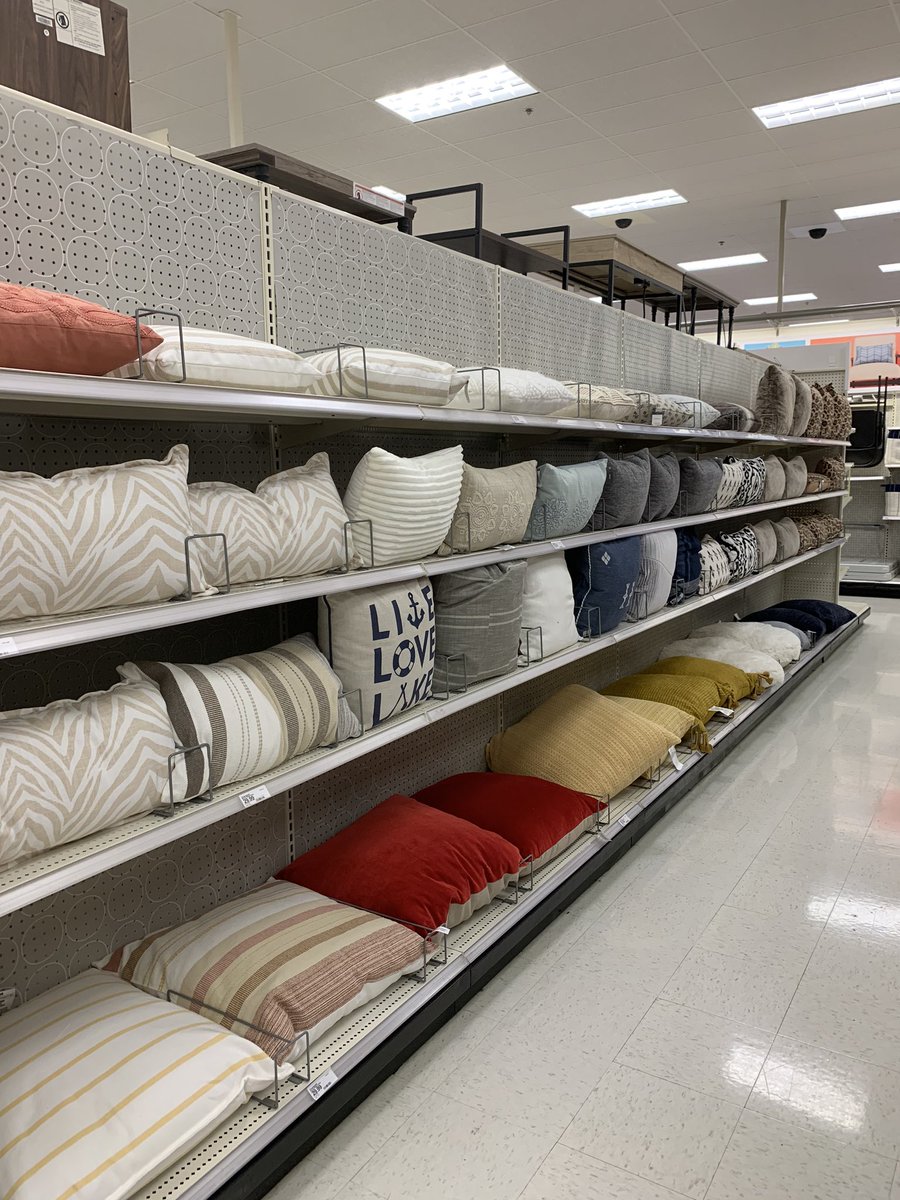 Why backstock it when you can just get everything out?! #Great138 #1063doinallthethings <a href="/Katemard1/">Kate</a> @I_Tob26