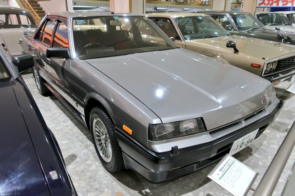 クルマvtuber クラネ リゼット クラリゼちゃんねる 続いてのクルマは 日産 6代目 スカイライン 00 Rs X ターボ 鉄仮面 って 呼ばれてるんだって 日産 スカイライン 鉄仮面 新人vtuber おはようvtuber Vtuber クラリゼ 車好き