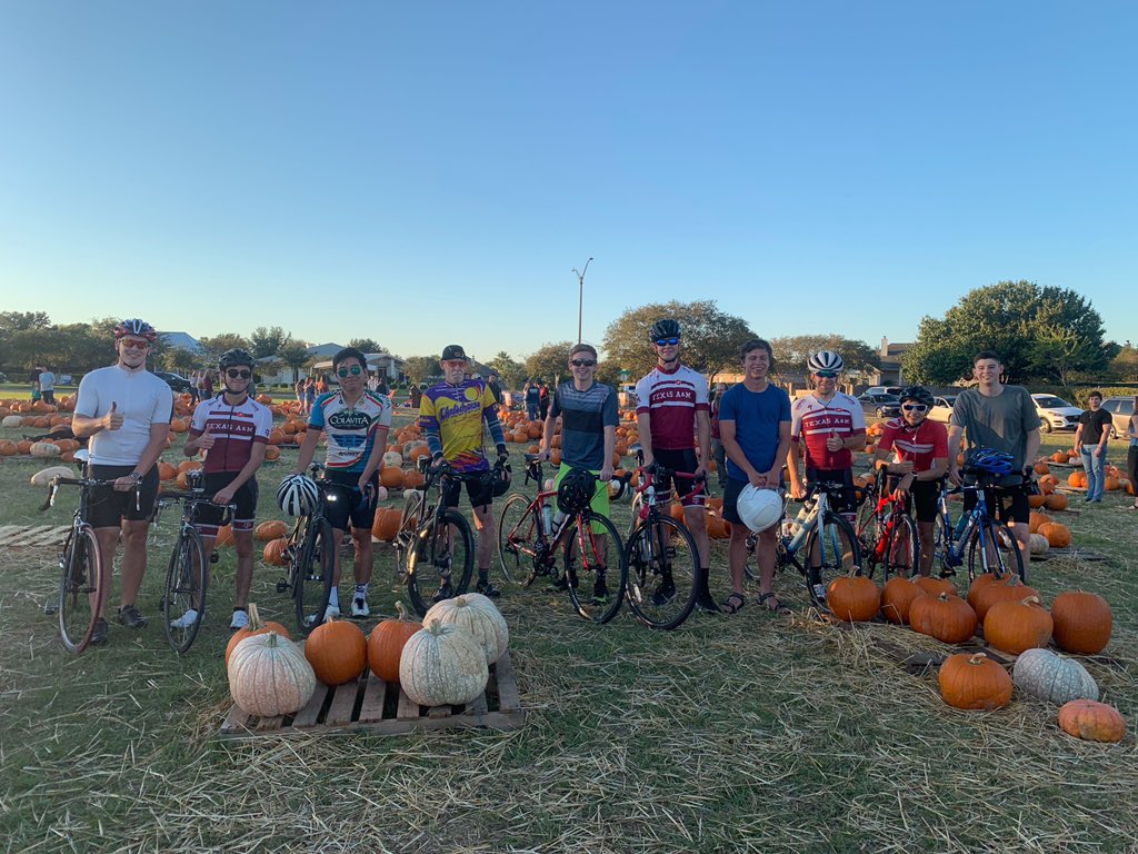 Sophomore Ryan Kerch has challenged himself to ride 1000 miles in July to raise funds for Minnie's Food Bank in Dallas, Texas! Follow the link in our bio to help him reach his close goal of $1000 as well as follow his progress and learn more about Minnie's Food Pantry’s mission