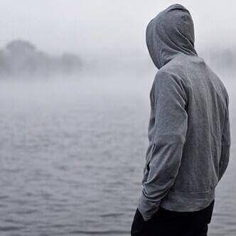 #السوده
 #غسيل_المشاهير

بَ الرغم منَ آن  ( الفضفضه )  تريح القلب
إلآ آنها صعبة الخروج ♥️